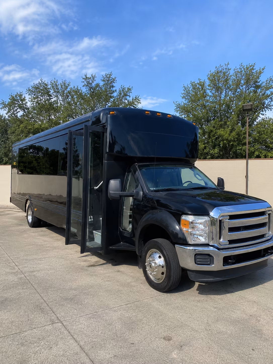 royal oak 20 passenger party bus